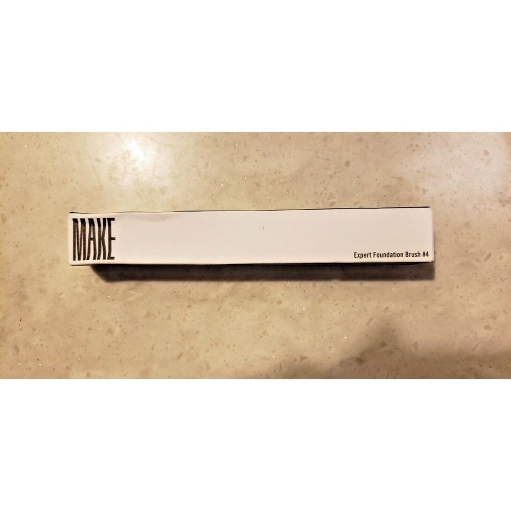 Make Beauty Cosmetics Expert Foundation Brush No. 4 New Imperfect Box